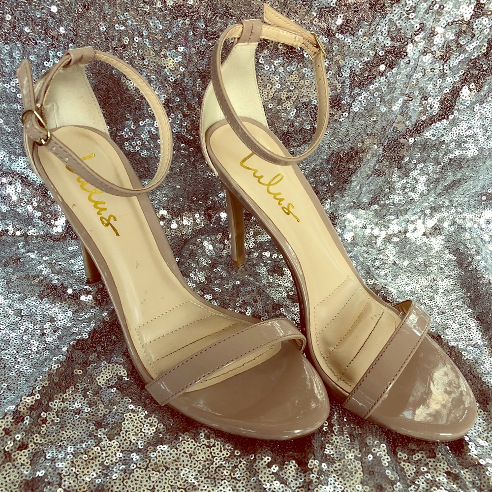 NUDE STILETTO PUMPS